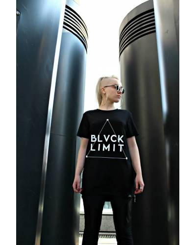 Футболка жіноча подовжена з логотипом BLVCK LIMIT чорна