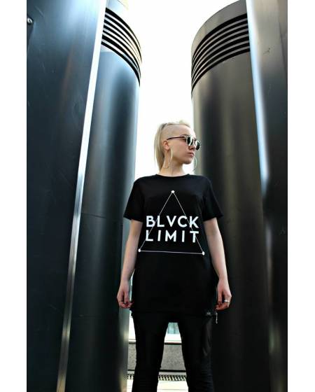 Футболка жіноча подовжена з логотипом BLVCK LIMIT чорна