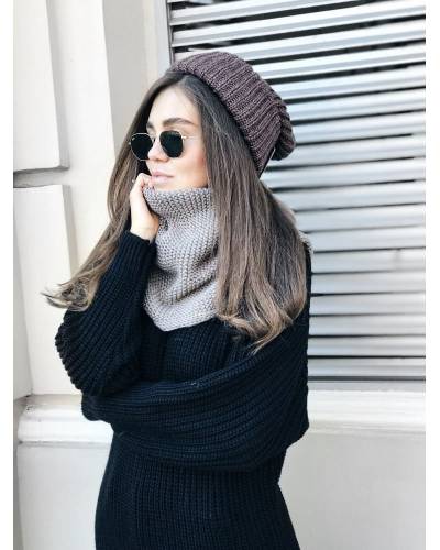 Шапка жіноча в'язана коричнева