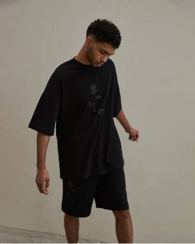 Shorts on black rose