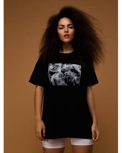 Футболка жіноча принт Троянди чорна