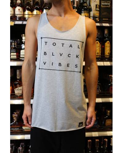 Майка с принтом удлиненная и необработанными краями серая