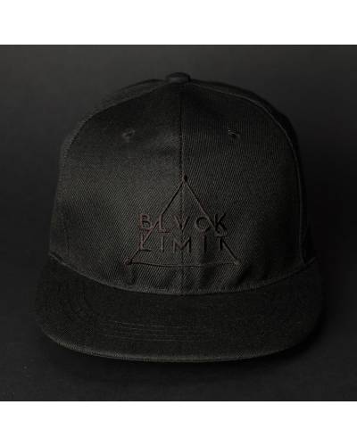 Снепбек мужской с черной вышивкой ЛОГОТИП черный