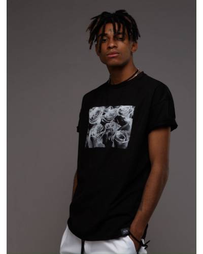 Футболка принт Розы черная