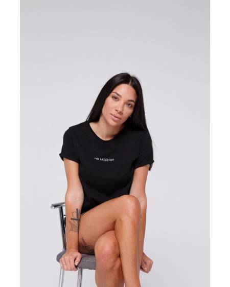 Футболка з вишивкою НЕ МОДНАЯ - чорна