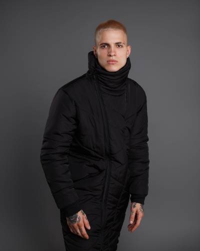 Пуховик мужской с высоким горлом черный