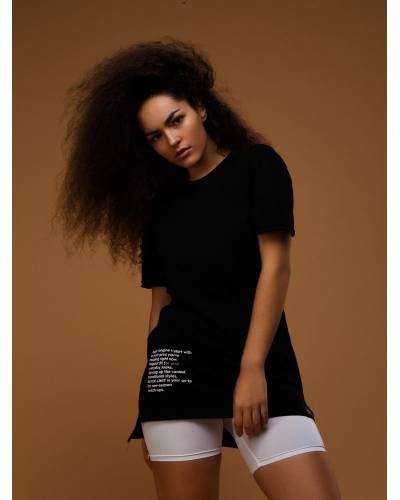 Футболка женская с разрезами и боковым принтом черная