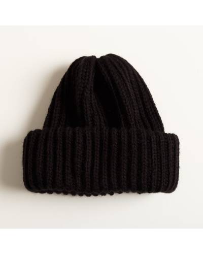 Шапка жіноча велика в'язка чорна