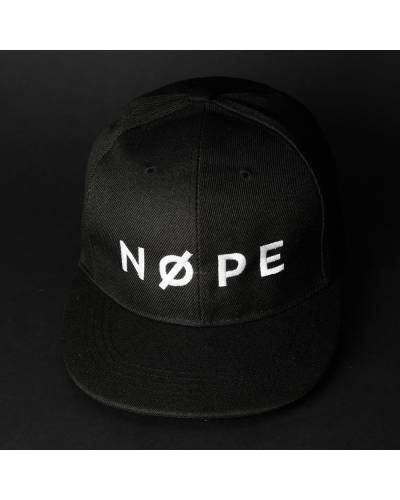 Снепбек чоловічий з вишивкою NOPE чорний