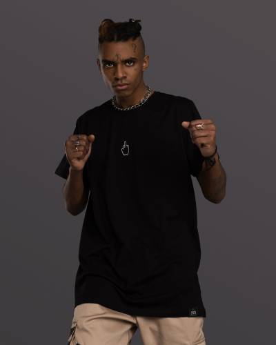 Футболка мужская с вышивкой СРЕДНИЙ ПАЛЕЦ черная