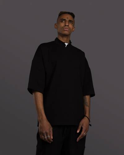 Футболка OVERSIZE со стойкой вышивка АВТОМАТ черная