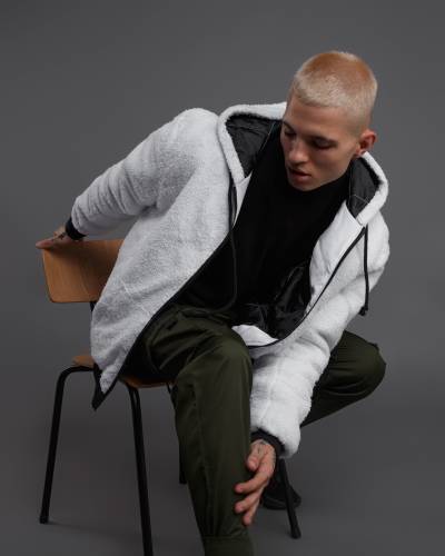 Куртка мужская плюшевая с капюшоном - белая