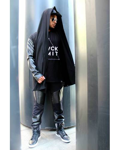 Мантия с рукавами из экокожи черная