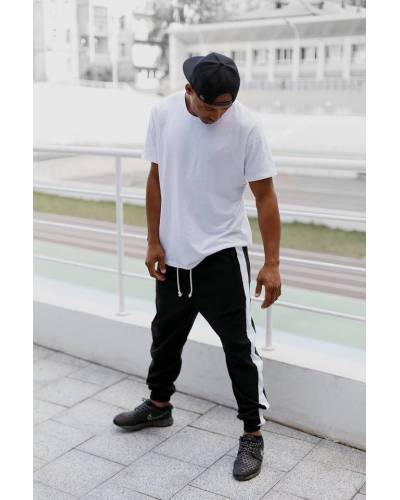 Штаны мужские джогеры с лампасами черные