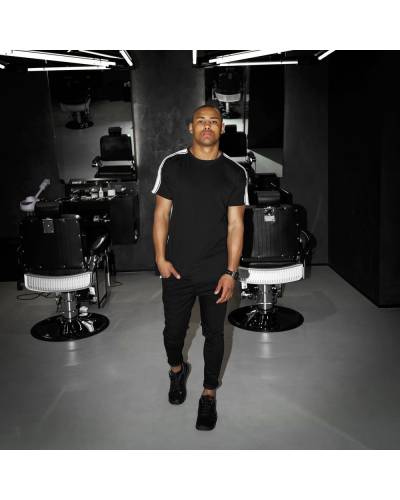 Футболка мужская с лампасами черная