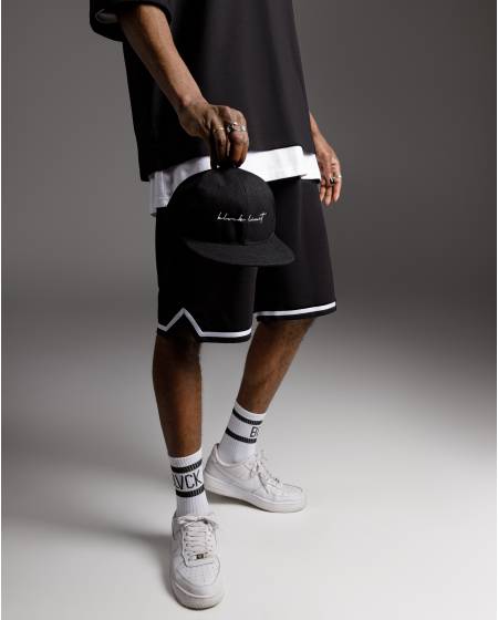 Кепка с белой вышивкой SCRIPT black