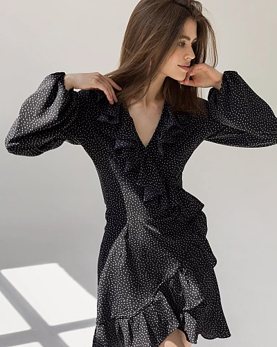 Платье с воланами принт мелкий горох - черное