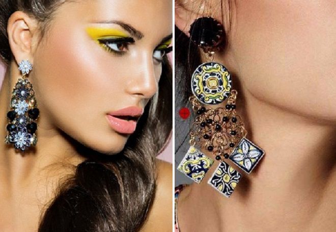 Яркие аксессуары грамотно дополнят образ